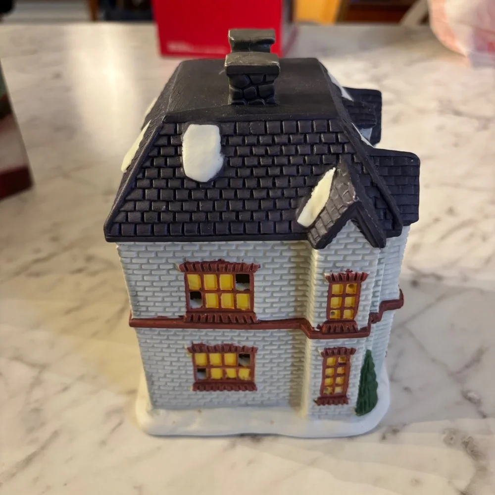 Trim A‎ Home Holiday Memories NO Light Ceramic Christmas Village House 1995